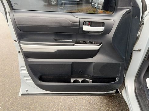 Used 2018 Toyota Tundra Limited image 15