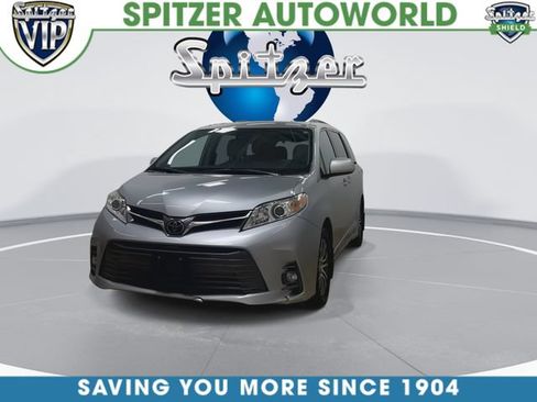 Used 2019 Toyota Sienna XLE w/ XLE Navigation Package FWD image 4