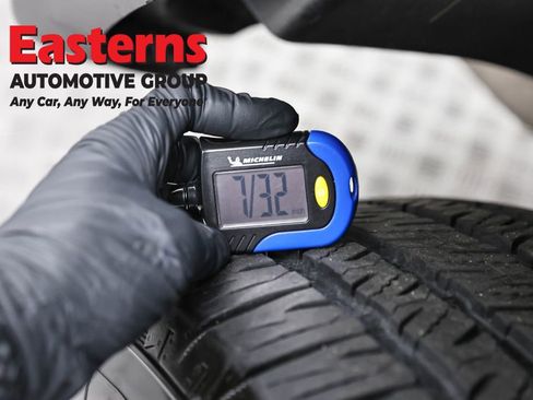 Used 2025 Jeep Wrangler Unlimited Sahara AWD/4WD image 29