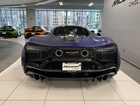 Used 2023 McLaren Artura image 3
