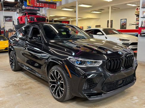 Used 2021 BMW X6 M Competition w/ Competition Package image 3