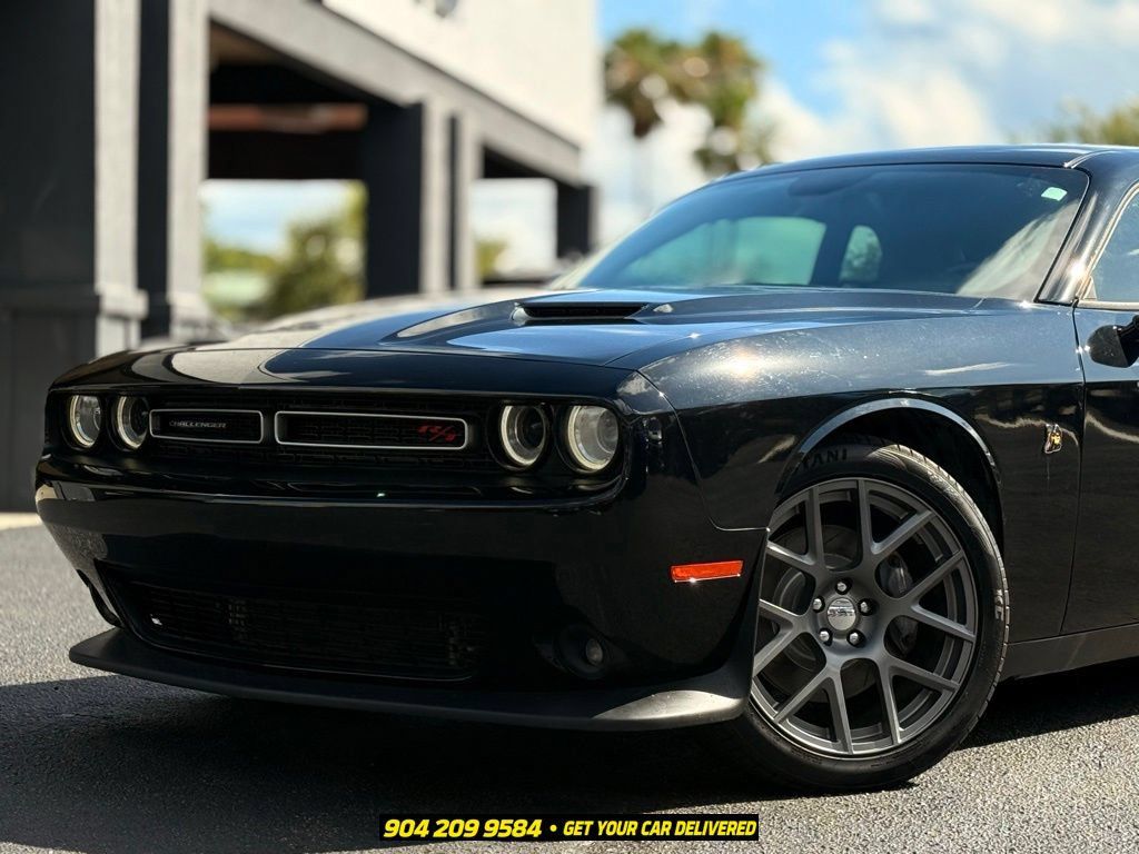 Used 2016 Dodge Challenger R/T Scat Pack w/ Leather Interior Group RWD image 2