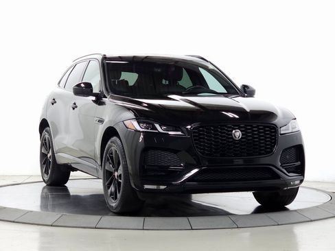 Certified 2022 Jaguar F-PACE S image 10