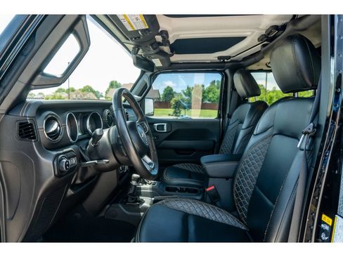 Used 2022 Jeep Gladiator Overland AWD/4WD image 11