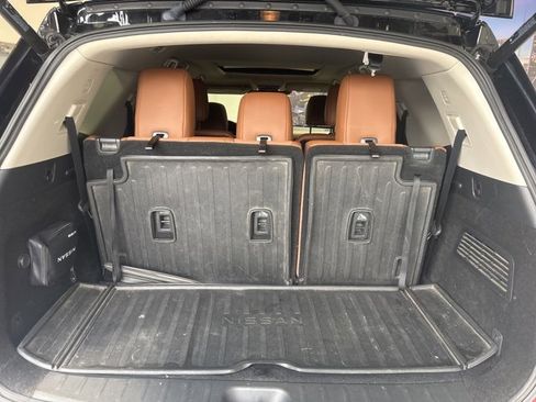 Used 2024 Nissan Pathfinder Platinum image 23