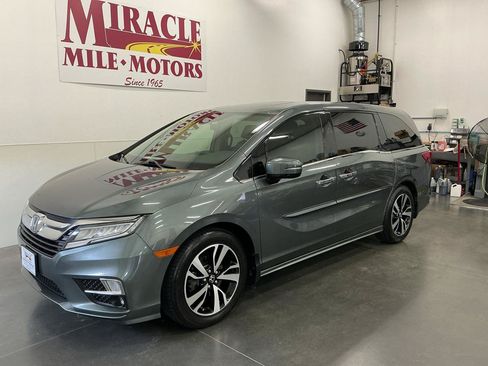 Used 2018 Honda Odyssey Elite image 3