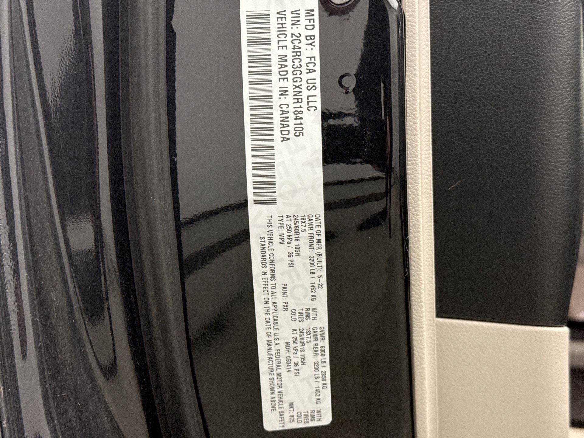 Used 2022 Chrysler Pacifica Limited AWD/4WD image 11