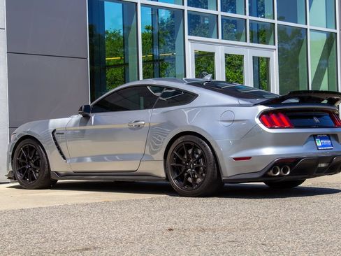 Used 2020 Ford Mustang Shelby GT350 w/ Technology Package RWD image 8