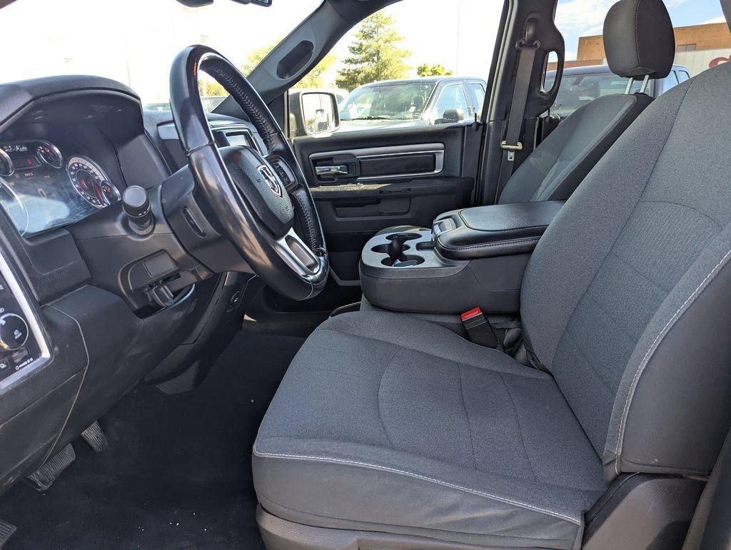 Used 2022 RAM 1500 Warlock AWD/4WD image 26