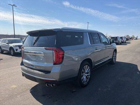 Used 2023 GMC Yukon XL Denali w/ Denali Reserve Package image 3