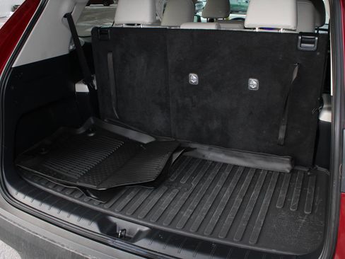 Used 2024 Toyota Grand Highlander XLE image 7