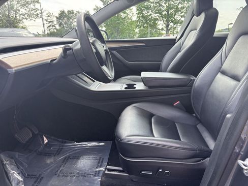 Used 2023 Tesla Model Y Long Range AWD/4WD image 21