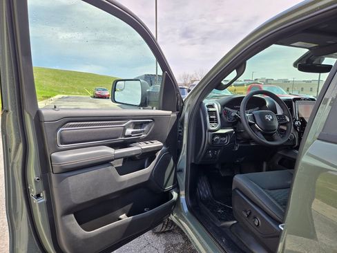 New 2026 RAM 1500 4x4 Crew Cab image 10