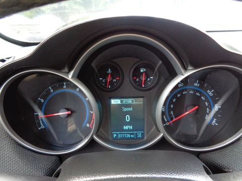 Used 2014 Chevrolet Cruze LT image 17