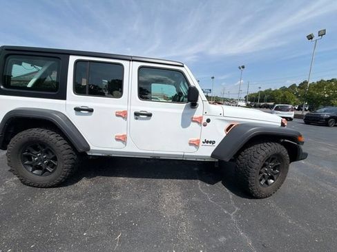 Used 2025 Jeep Wrangler Unlimited Sport AWD/4WD image 4