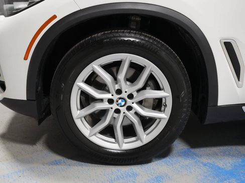 Used 2023 BMW X5 xDrive40i w/ Premium Package AWD/4WD image 34