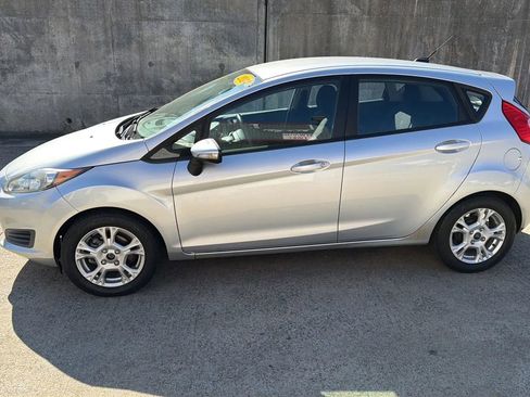 Used 2014 Ford Fiesta SE image 3