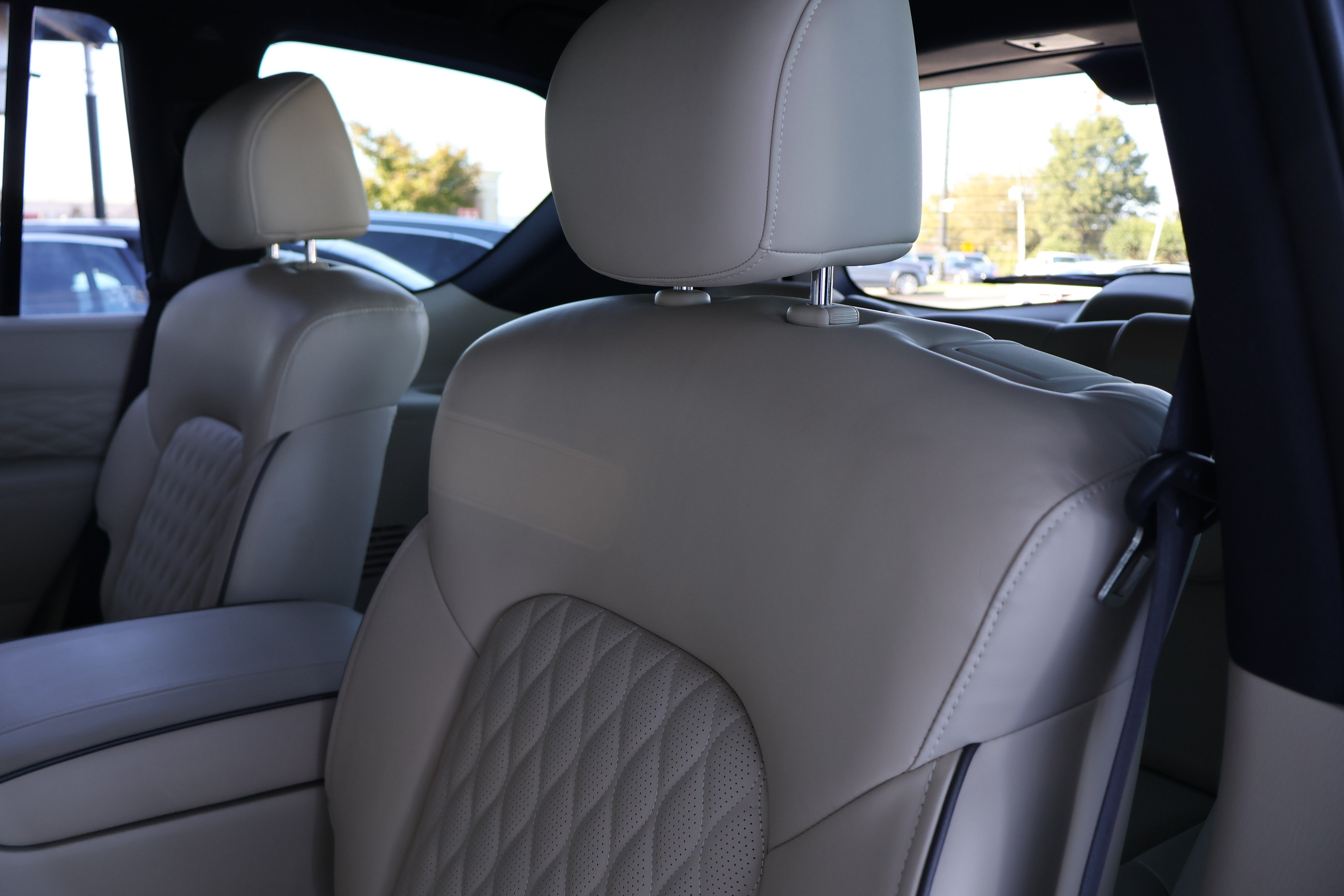 Used 2022 INFINITI QX80 Sensory w/ All-Season Package AWD/4WD image 18