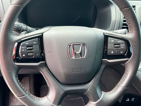 Used 2025 Honda Odyssey Sport-L image 11