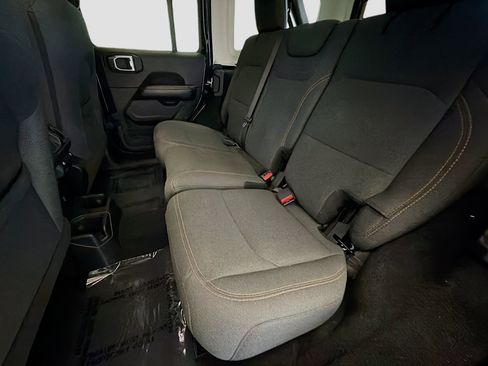 Used 2024 Jeep Wrangler Unlimited Sahara AWD/4WD image 13