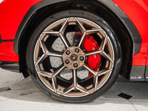Used 2024 Lamborghini Urus Performante AWD/4WD image 13