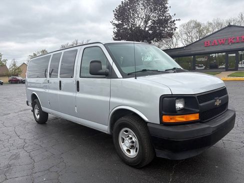 Used 2017 Chevrolet Express 3500 LS RWD image 3