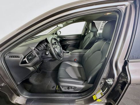 Used 2023 Toyota Camry SE image 13