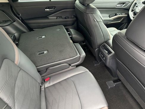 New 2025 Nissan Pathfinder Platinum w/ Cargo Package image 21