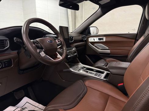 Certified 2024 Ford Explorer King Ranch w/ Technology Package image 6
