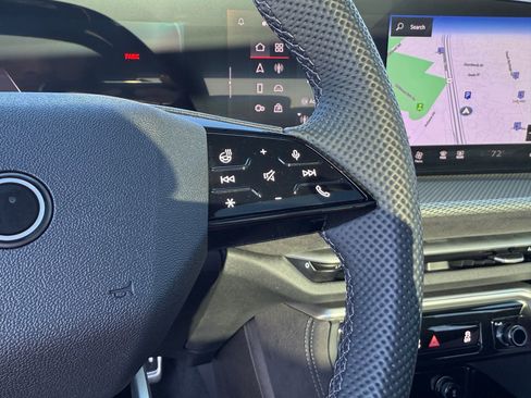 Certified 2025 Audi SQ5 Premium Plus image 15