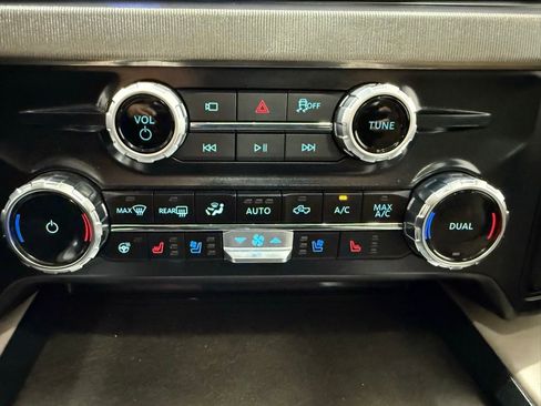 Certified 2025 Ford F450 Platinum w/ Platinum Plus Package image 42