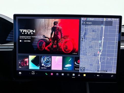 Used 2022 Tesla Model X Plaid image 8