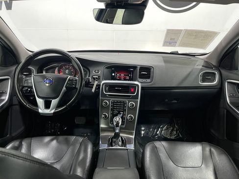 Used 2016 Volvo V60 T5 Premier image 18