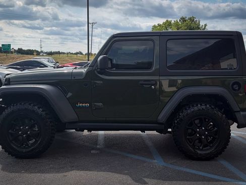 Used 2022 Jeep Wrangler Sport AWD/4WD image 7