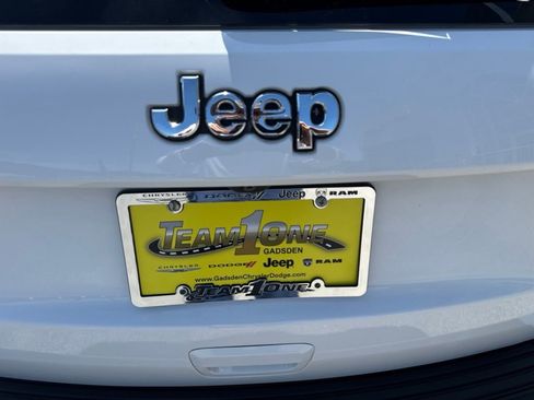 Used 2018 Jeep Grand Cherokee Laredo RWD image 41