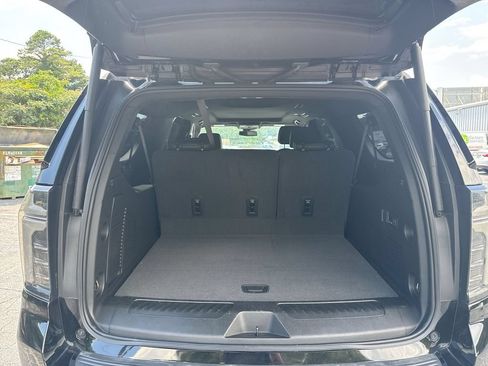 Used 2025 Chevrolet Suburban LT w/ Comfort Package AWD/4WD image 34