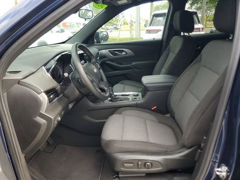 Certified 2023 Chevrolet Traverse LT FWD image 16