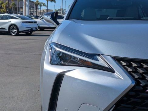 Used 2024 Lexus UX 250h FWD w/ Premium Package image 10