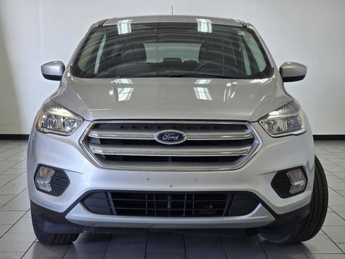 Used 2019 Ford Escape SE image 9
