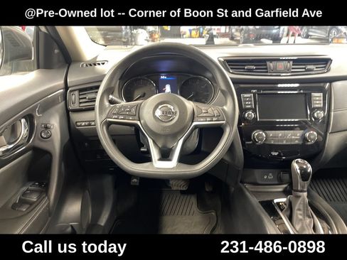 Used 2018 Nissan Rogue S AWD/4WD image 17