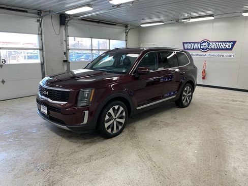 Used 2022 Kia Telluride S image 1