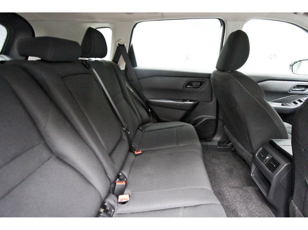 Certified 2025 Nissan Rogue S FWD image 10