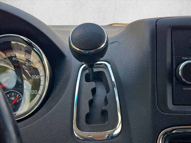 Used 2015 Dodge Grand Caravan SXT w/ Rear Park Assist Package FWD image 10
