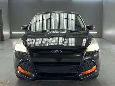 Used 2014 Ford Escape S FWD image 2