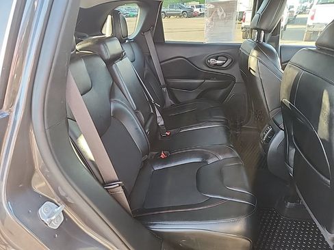Used 2022 Jeep Cherokee Trailhawk w/ Comfort/Convenience Group AWD/4WD image 40