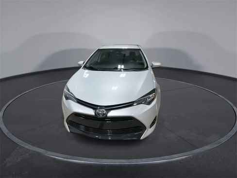 Used 2019 Toyota Corolla LE image 3