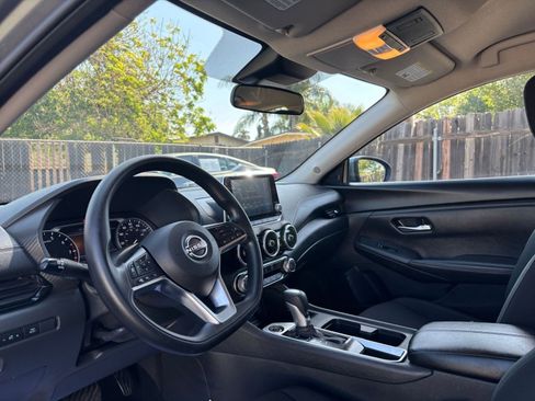 Used 2025 Nissan Sentra SV FWD image 33