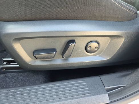 Used 2025 Nissan Rogue SV AWD/4WD image 17