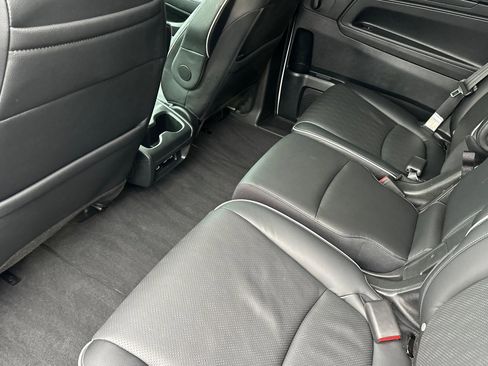 Used 2024 Honda Odyssey Elite image 4