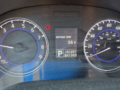 Used 2011 INFINITI G37 Convertible w/ Premium Pkg RWD image 12